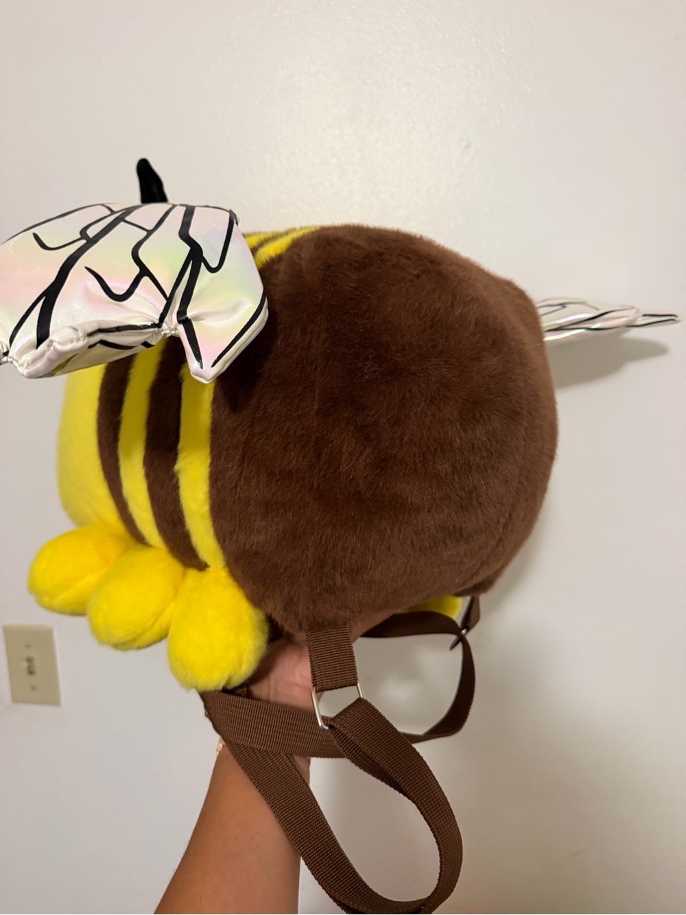 Minecraft Bee Backpack Plushy - Picture 4 of 6